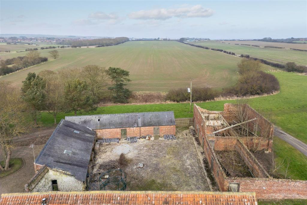 Highcliffe Manor Aerial-9.jpg