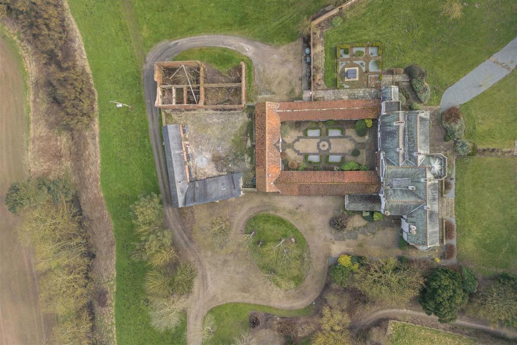 Highcliffe Manor Aerial-15.jpg
