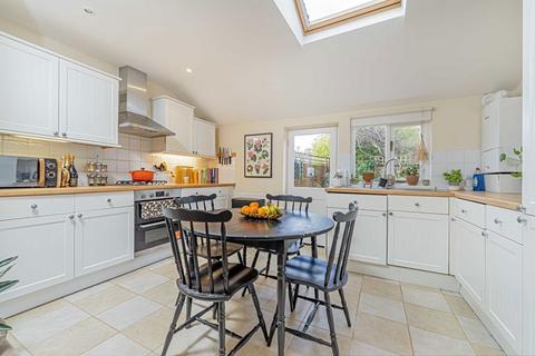 undefined, Wades Lane, Teddington TW11
