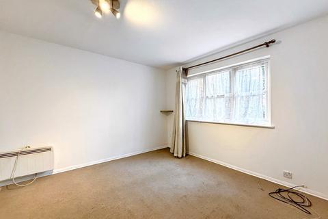 1 bedroom flat to rent, Waterside, Uxbridge, Greater London