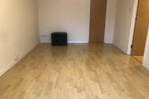 2 bedroom flat to rent, Olivier Court, Union Street, Bedford