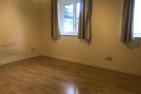 2 bedroom flat to rent, Olivier Court, Union Street, Bedford