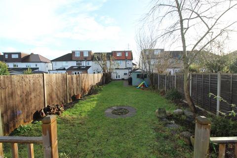 40 Hart Road, Byfleet, West Byfleet, KT14 7NH