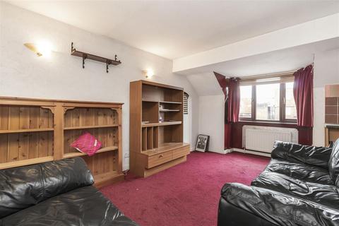 2 bedroom flat for sale, Manor Court, Cricklewood