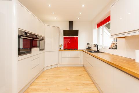 5 bedroom bungalow for sale, Queens Avenue, Dover, CT17
