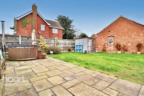 4 bedroom detached house for sale, Chapel Road, Pott Row