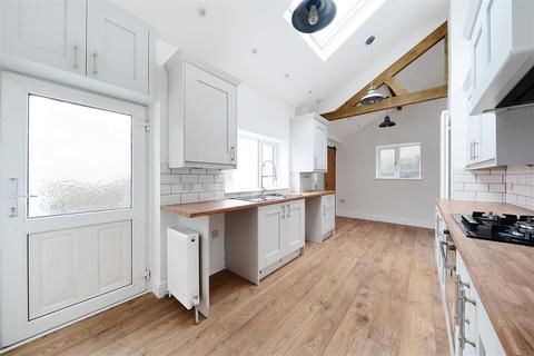 25 Randell Square, Pembrey, Burry Port, SA16 0UB