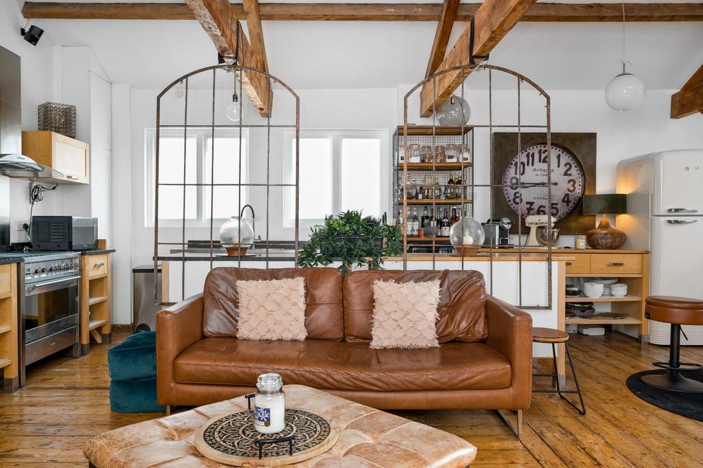 Kitchen/Reception