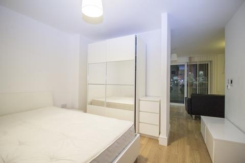 Studio to rent, Hannaford Walk, Bow, London, E3