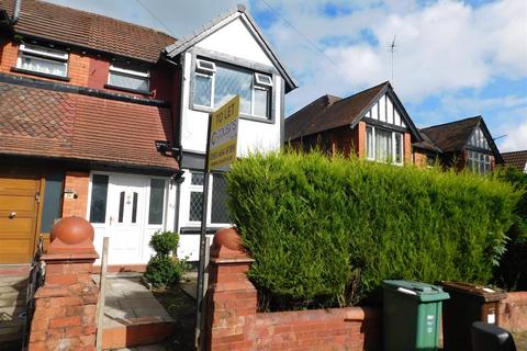 3 bedroom terraced house to rent, Lichfield Drive, Prestwich, Manchester