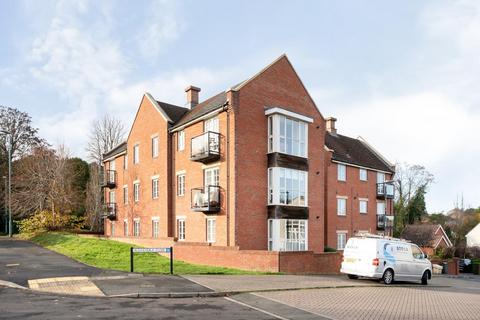 12 Alexandra Close, Dursley, GL11 4GN