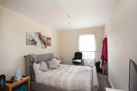 2 bedroom apartment to rent, Nicholson Park, Bracknell RG12