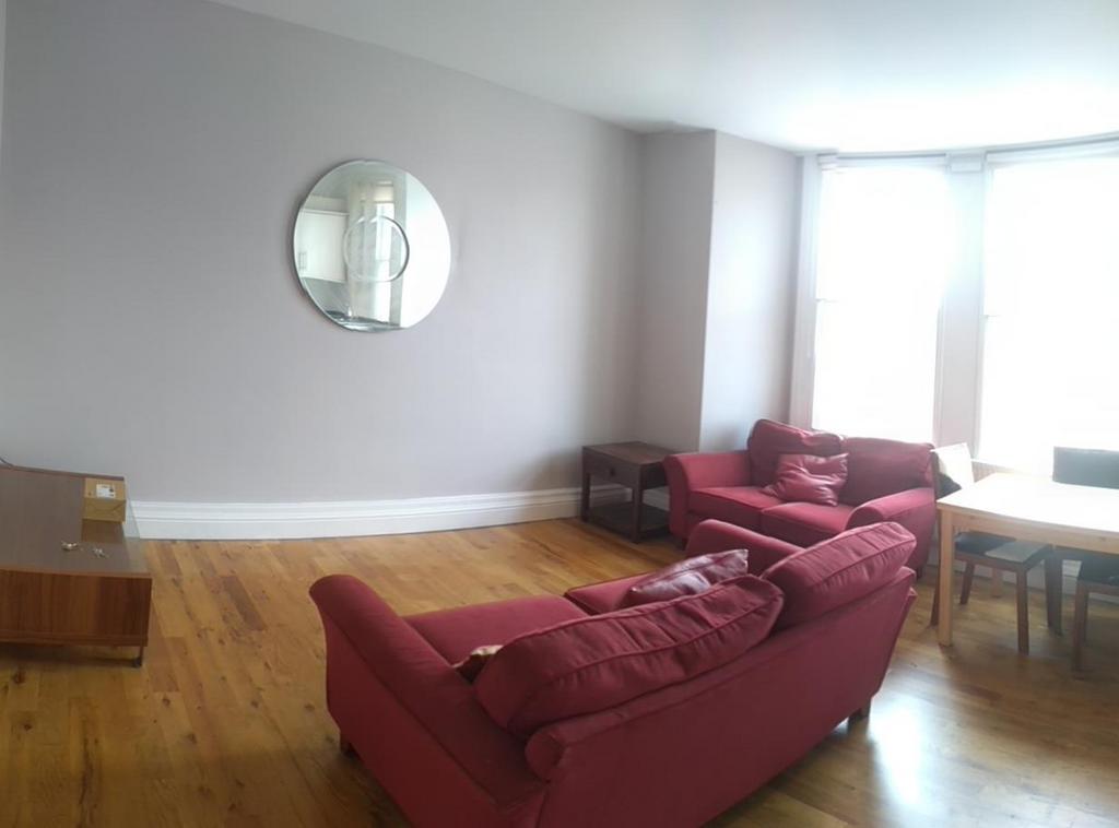Flat 3 Living Room.jpg