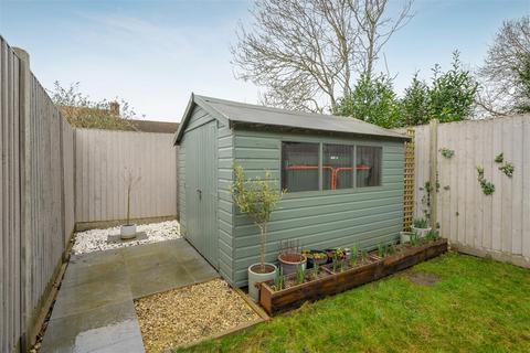 10 Surly Hall Walk, Windsor, SL4 5NG