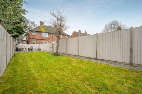 10 Surly Hall Walk, Windsor, SL4 5NG