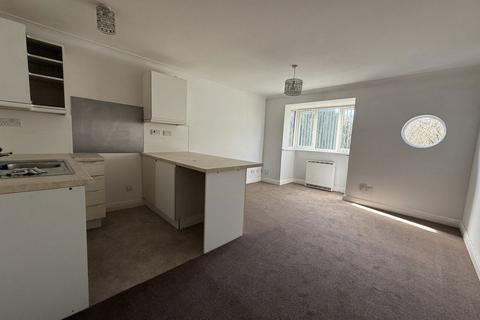 2 bedroom flat to rent, Rockingham Mews