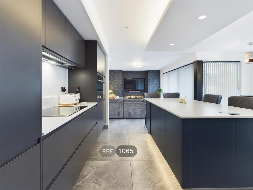 Kitchen &amp; Living area