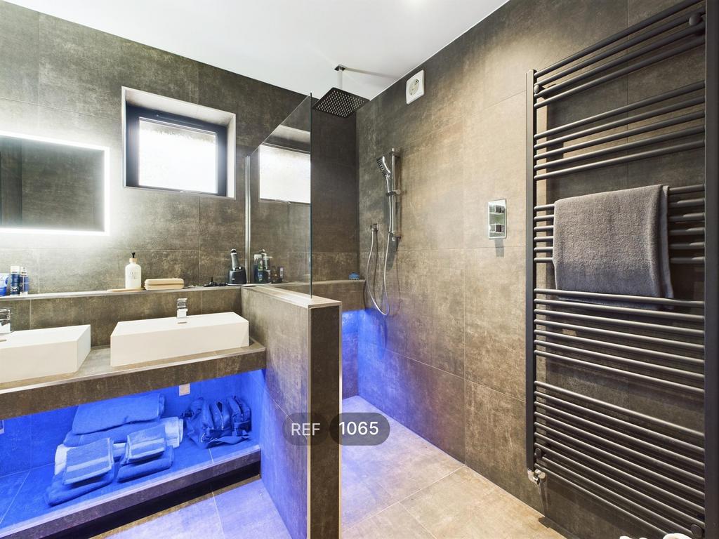 En-suite 1