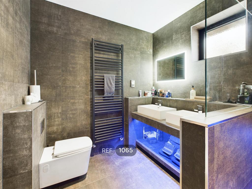 En-suite 1