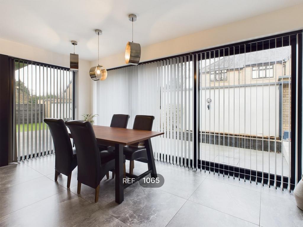 Kitchen &amp; Living area