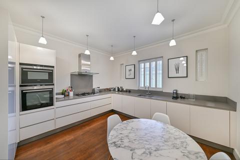 3 bedroom flat for sale, Onslow Square, South Kensington, London