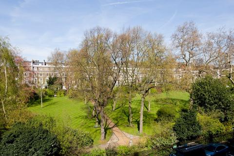 3 bedroom flat for sale, Onslow Square, South Kensington, London