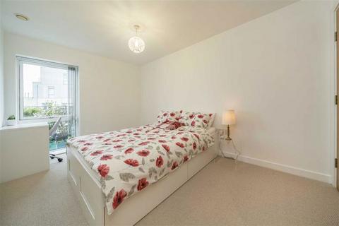 1 bedroom flat for sale, Sun Passage, London SE16