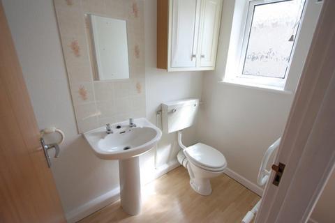 2 bedroom flat to rent, Henver Road, Newquay TR7