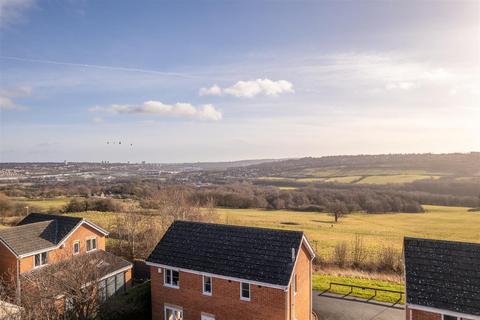 3 bedroom detached house for sale, Helvellyn Close, Blaydon-On-Tyne, NE21