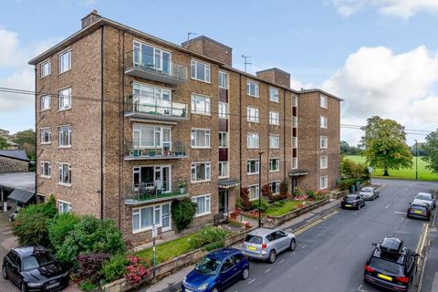 2 bedroom flat for sale, Stray Court Princes Villa Road, Harrogate, HG1 5RJ