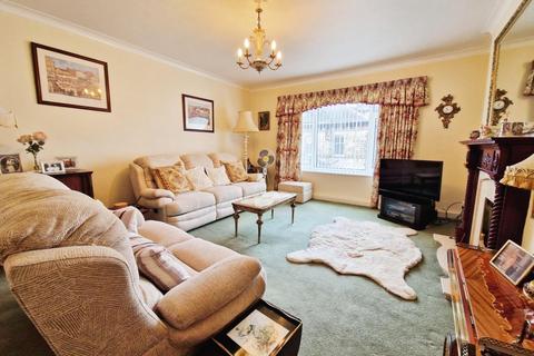 2 bedroom flat for sale, Stray Court Princes Villa Road, Harrogate, HG1 5RJ