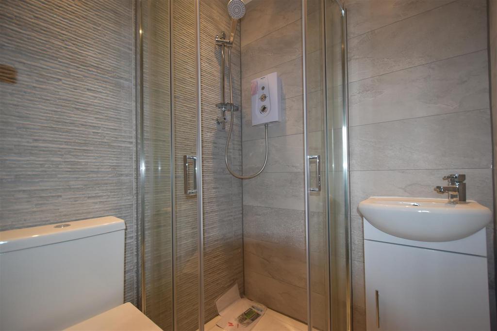 Other Bathroom 2.JPG