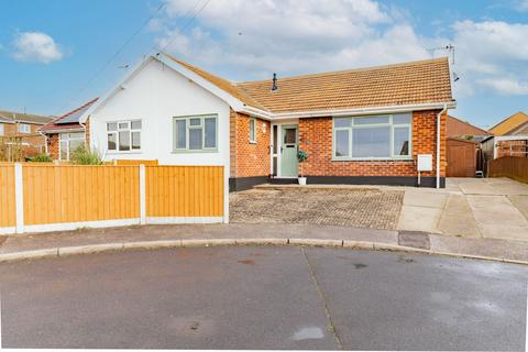 2 bedroom semi-detached bungalow for sale, Haven Avenue, Lowestoft