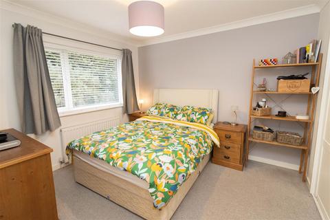 3 bedroom semi-detached house for sale, Avondale Gardens, West Boldon, East Boldon