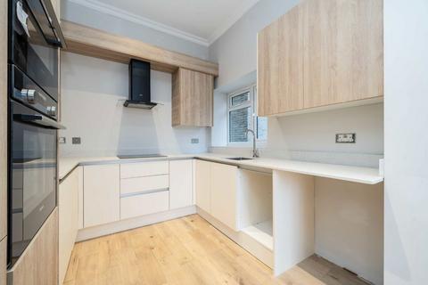 2 bedroom flat for sale, Castlebar Road, London W5