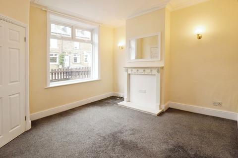 3 bedroom terraced house to rent, Woodhall Terrace, Bradford, West Yorkshire, BD3