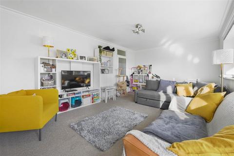 2 bedroom apartment for sale, Pymmes Green Road, London N11