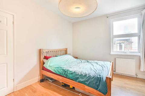 3 bedroom maisonette for sale, Beaconsfield Road, Willesden, London, NW10