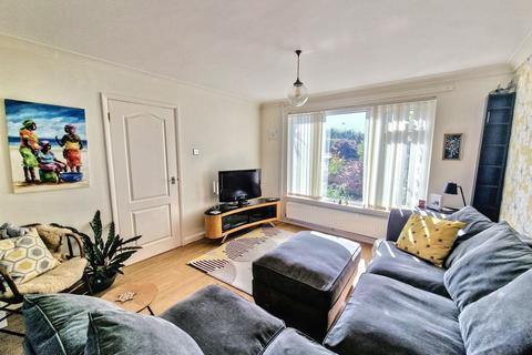 25 Vearse Close, Bridport, DT6 5BE