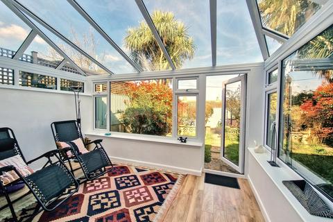 25 Vearse Close, Bridport, DT6 5BE