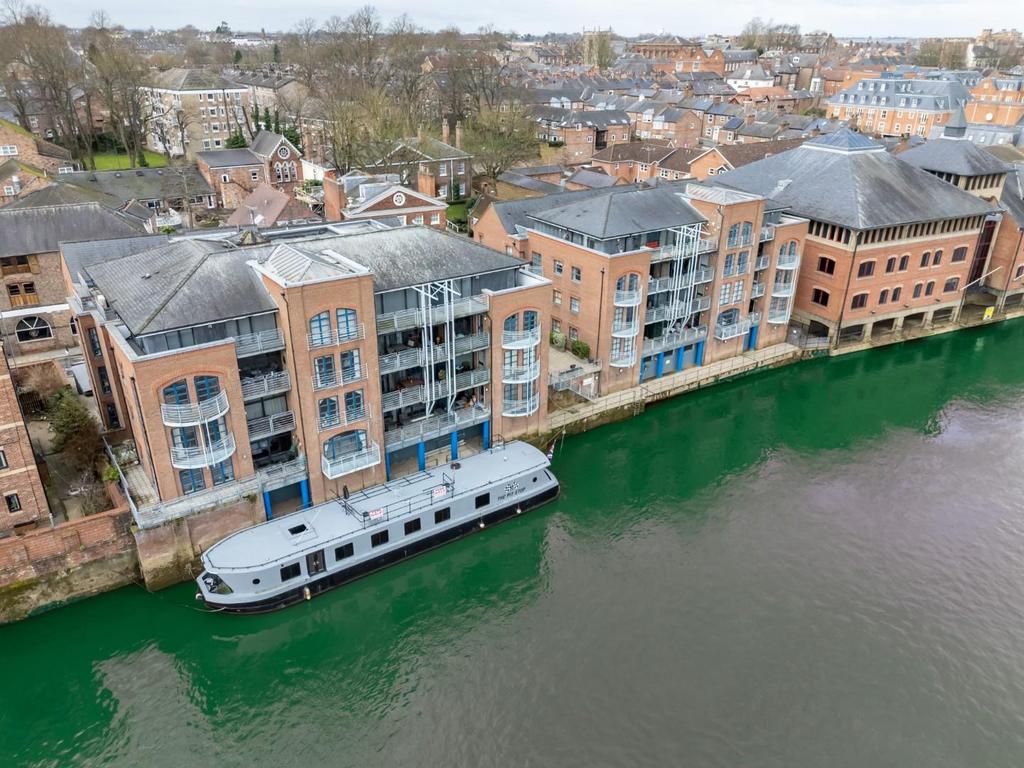 Emperors wharf.jpg