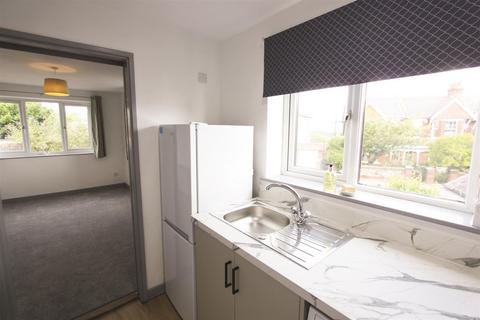 1 bedroom flat to rent, Mill Road, Eastbourne