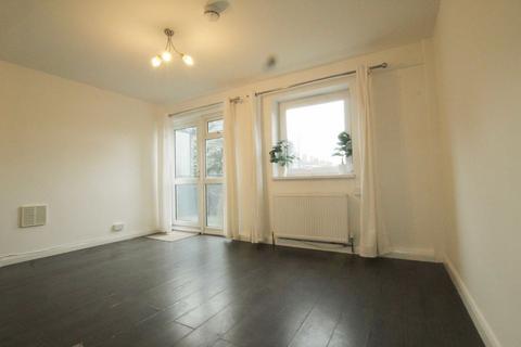 2 bedroom flat to rent, St. Saviours Estate, London SE1