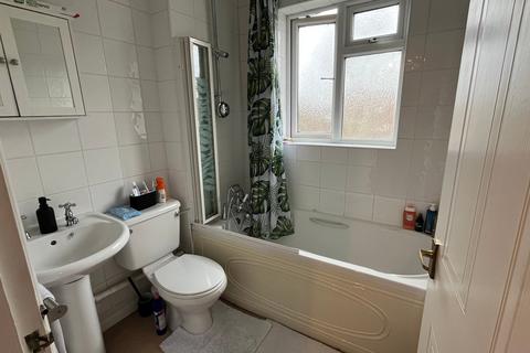 57 Gordon Road, Ashford, TW15 3ES