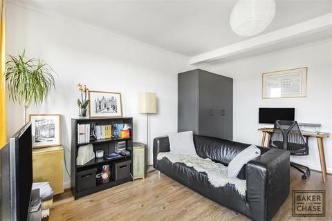 2 bedroom flat for sale, London Road, Enfield EN2