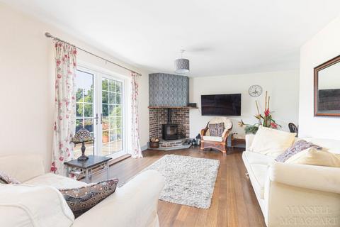 undefined, Homestall Road, RH19 3PE RH19