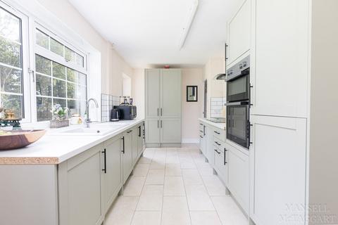 3 bedroom country house for sale, Homestall Road, RH19 3PE RH19