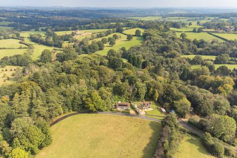 3 bedroom country house for sale, Homestall Road, RH19 3PE RH19