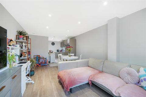 2 bedroom maisonette for sale, Williams Way, Wembley