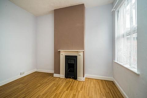 2 bedroom terraced house to rent, Reginald Road, West Midlands B67